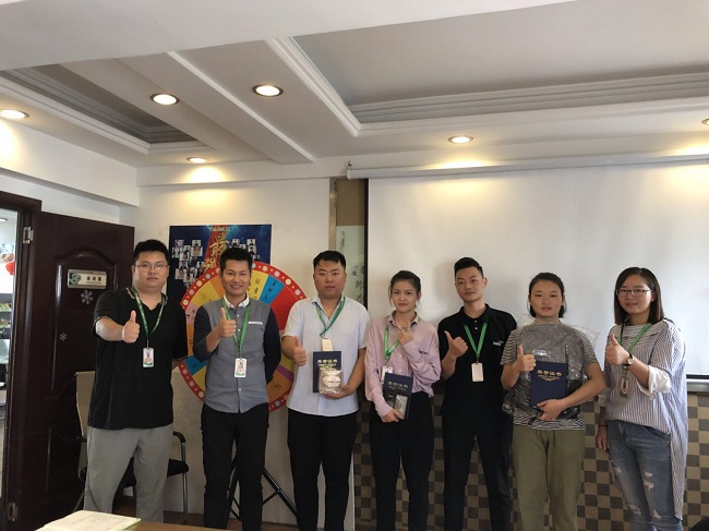 总监合影.jpg 总监合影.jpg