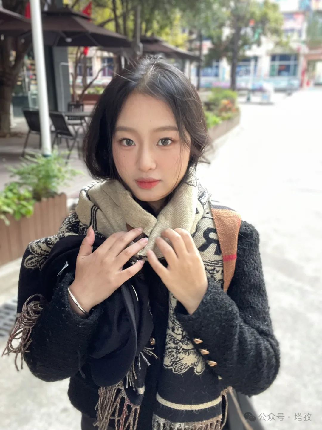 梁萌.jpg 梁萌.jpg